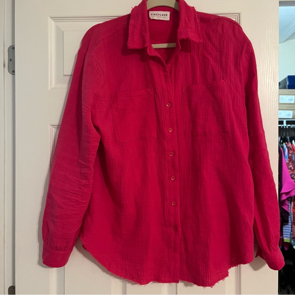 NWOT Size M Hot Pink Button Down Shirt; gauze-like material with raw hem